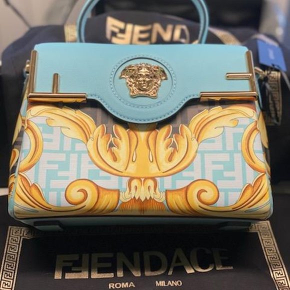 FENDACE LA MEDUSA MEDIUM HANDBAG - Picture 1 of 4